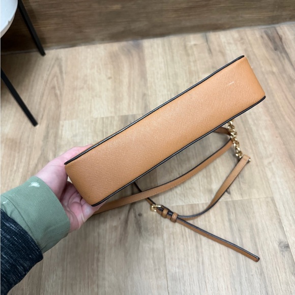 Michael Kors Jet Set Large Saffiano Leather Crossbody Bag - Picture 3 of 5